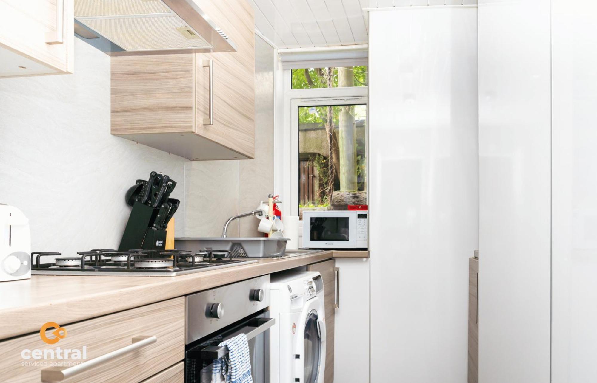 Central Serviced Apartments - 2 Bedroom - Ground Floor - Monthly & Weekly Bookings Welcome - Free Street Parking - 2 Double Beds - Wifi - Smart Tvs In Rooms - Fully Equipped - Heating 24-7 - Contractor & Short Stay Favourite Dundee Exterior foto