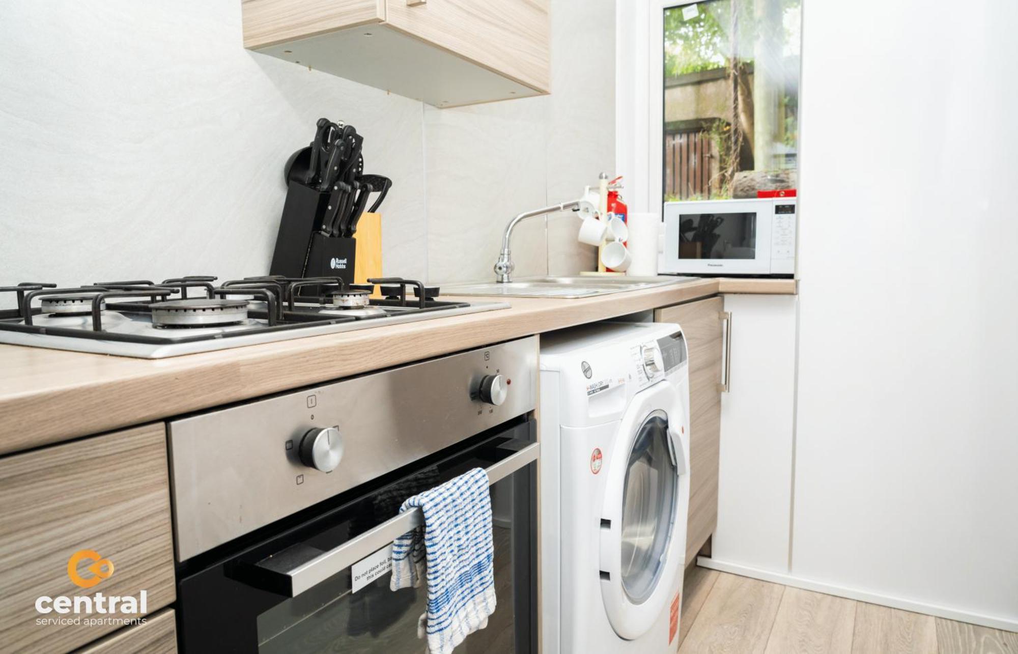 Central Serviced Apartments - 2 Bedroom - Ground Floor - Monthly & Weekly Bookings Welcome - Free Street Parking - 2 Double Beds - Wifi - Smart Tvs In Rooms - Fully Equipped - Heating 24-7 - Contractor & Short Stay Favourite Dundee Exterior foto