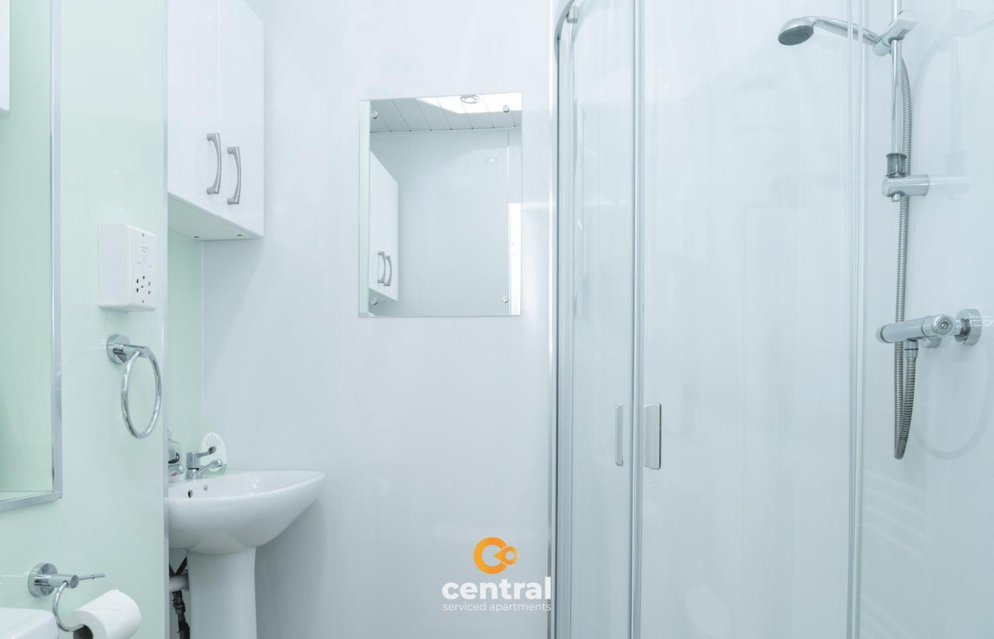 Central Serviced Apartments - 2 Bedroom - Ground Floor - Monthly & Weekly Bookings Welcome - Free Street Parking - 2 Double Beds - Wifi - Smart Tvs In Rooms - Fully Equipped - Heating 24-7 - Contractor & Short Stay Favourite Dundee Exterior foto