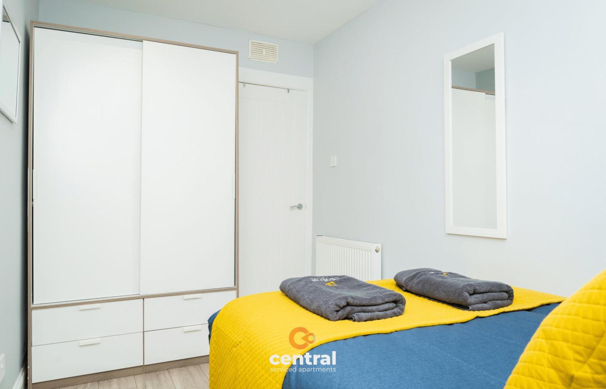Central Serviced Apartments - 2 Bedroom - Ground Floor - Monthly & Weekly Bookings Welcome - Free Street Parking - 2 Double Beds - Wifi - Smart Tvs In Rooms - Fully Equipped - Heating 24-7 - Contractor & Short Stay Favourite Dundee Exterior foto